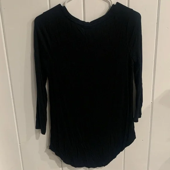 Merona Black V-Neck Shirt W/ Accent Pocket - Picture 3 of 6